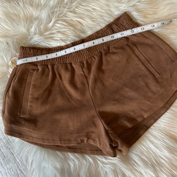 A b e r c r o m b i e & F i t c h • Sueded mini shorts - Picture 6 of 7